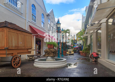 À Old street à Philipsburg, St Martin - 1 décembre 2016 : Vieille rue dans la capitale Saint Martin Philipsburg Banque D'Images