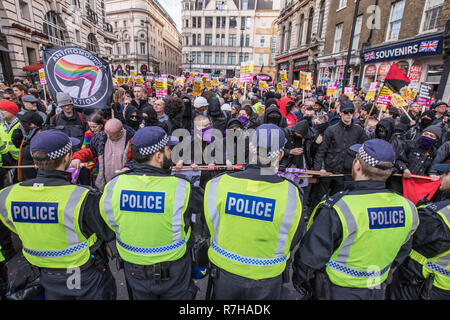 Londres, Royaume-Uni. 9Th Mar, 2018. Des milliers ont défilé dans une manifestation anti-raciste à l'encontre contre l'extrême droite a organisé 'Brexit trahison' mars dans le centre de Londres et fortement dépassé celui de l'UKIP raciste conduit mars. Crédit : David Rowe/Alamy Live News Banque D'Images