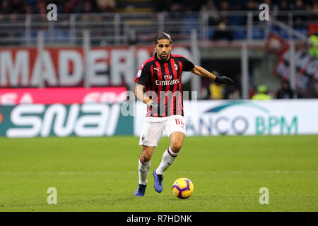 Milan, Italie. 09 Décembre, 2018. Ricardo Rodriguez de l'AC Milan en action au cours de la série d'un match de football entre l'AC Milan et Torino Fc. Crédit : Marco Canoniero/Alamy Live News Banque D'Images