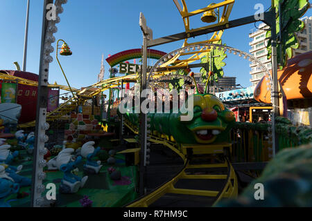 Gênes, Italie. 9Th Mar 2018. - Luna Park de Noël traditionnel est ouvert juste le plus grand d'Europe avec plus de 15000 visiteurs par jour Crédit : Andrea Izzotti/Alamy Live News Banque D'Images