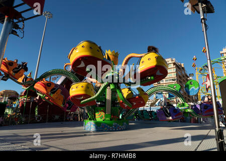 Gênes, Italie. 9Th Mar 2018. - Luna Park de Noël traditionnel est ouvert juste le plus grand d'Europe avec plus de 15000 visiteurs par jour Crédit : Andrea Izzotti/Alamy Live News Banque D'Images