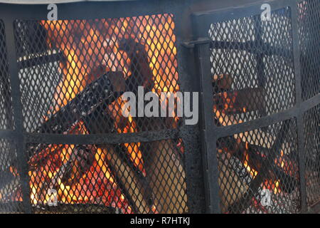 Feu de bois / Wood fire Banque D'Images