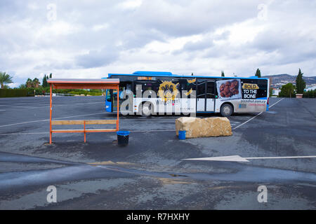 Ville de Paphos, à Chypre. Dans la rue et de bus station. Photo de voyage 2018, décembre. Banque D'Images