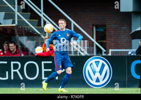 Emmen, Pays-Bas 09 décembre 2018 de l'Eredivisie néerlandaise de football : FC Emmen v Feyenoord Feyenoord speler Sam Larsson Banque D'Images