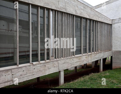 Éveux bei Lyon, Kloster Sainte-Marie de La Tourette, 1956-1960 von Le Corbusier, Kreuzgang Banque D'Images