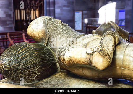 Tombeau avec effigie de sir Richard Pembridge (1375) à l'intérieur de la cathédrale de Hereford, Herefordshire, Angleterre, Royaume-Uni Banque D'Images