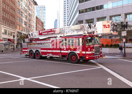 Boston Fire Department 3 Échelle de la tour, le Seaport District, Boston, Massachusetts, États-Unis d'Amérique. Banque D'Images