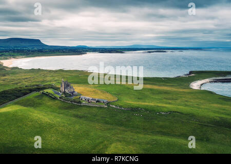 Vue aérienne du château Classiebawn en Irlande Banque D'Images