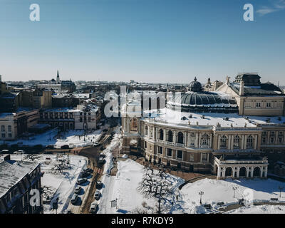 Théâtre de ballet et d'Opéra d'Odessa avec une vue d'ensemble Banque D'Images