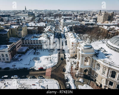 Théâtre de ballet et d'Opéra d'Odessa avec une vue d'ensemble Banque D'Images