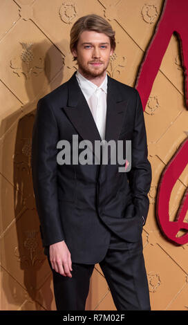 Londres, Royaume-Uni. 11Th Feb 2018. Joe Alwyn assiste à la première européenne de "Mary Queen of Scots" au Cineworld Leicester Square, le 10 décembre 2018 à Londres, en Angleterre. Crédit : Gary Mitchell, GMP Media/Alamy Live News Banque D'Images