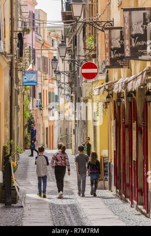 Italie, Sardaigne, dans l'ouest de la Sardaigne, Alghero, sreet via Arborea Banque D'Images