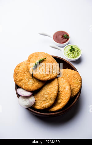 Shegaon Kachori Rajasthani ou servi avec des Chutney et ketchup Banque D'Images