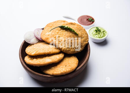 Shegaon Kachori Rajasthani ou servi avec des Chutney et ketchup Banque D'Images