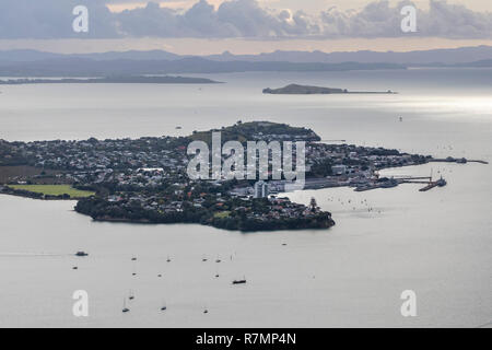 Aerial cityscape aperçus d'Auckland City, CBD, pont, port de Waitemata et le golfe d'Hauraki, Nouvelle-Zélande Banque D'Images