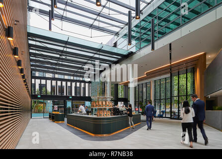 Nouveau Hall d'entrée et l'atrium avec lobby cafe. U60, Sydney, Australie. Architecte : Custance Associates, 2018. Banque D'Images