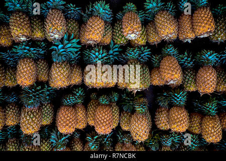 Colombo, Sri Lanka: Ananas à vendre dans la rue dans la ville de Colombo Banque D'Images