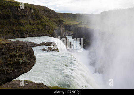 Gullfoss, 'zum Wasserfall', Wasserfall des Flusses Hvítá im Süden von im Haukadalur Island. Des chutes d'or, cascade, Islande Banque D'Images