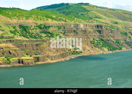 Les falaises de la gorge du Columbia dans l'état de Washington, USA Banque D'Images