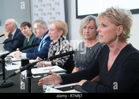 (De gauche à droite) Vince Cable, Caroline Lucas, Ian Blackford, Margaret Beckett, Liz Saville Roberts et Anna Soubry lors d'une conférence de presse à Londres discuter pourquoi ils estiment que Brexit plans devraient être soumises à un vote public. Banque D'Images