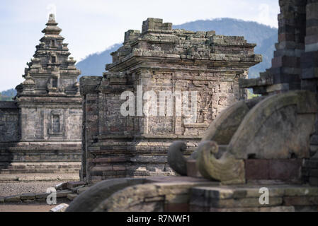 Candi Arjuna Arjuna au temple hindou, complexe, Dieng Plateau, centre de Java, en Indonésie. Banque D'Images