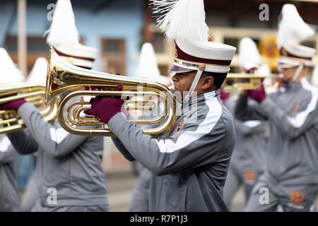 La Nouvelle Orléans, Louisiane, USA - 24 novembre 2018 : le Bayou Classic Parade, McDonogh Senior High fanfare, effectuant à la parade Banque D'Images