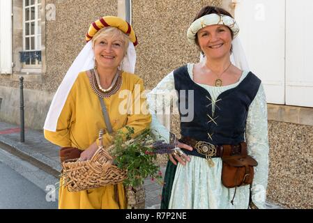 France, Calvados, Bayeux, Bayeux Fête médiévale, les femmes en costume Banque D'Images