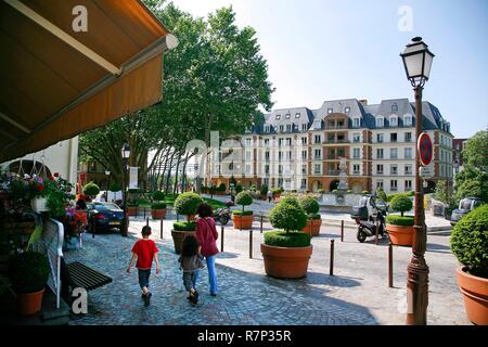 France, Val de Marne, Charenton, Place de Valois Banque D'Images