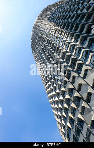 Singapour - 16 NOVEMBRE 2018 : l'architecture moderne office tower building avec ciel bleu à Singapour. Résumé, la texture, l'arrière-plan Banque D'Images