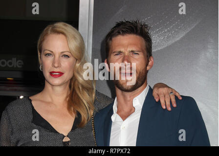 Westwood, Californie, USA. 11Th Feb 2018. Alison Eastwood, Scott Eastwood 12/10/2018 La première mondiale de "La mule", tenue au Regency Village Theatre de Los Angeles, CA Photo par Izumi Hasegawa / HollywoodNewsWire.co Crédit : Hollywood News Wire Inc./Alamy Live News Banque D'Images