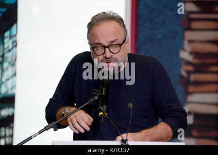 Rome, Italie. Le 08 déc, 2018. ROME, s'ouvre la 17e édition de PiÃ¹ PiÃ¹ libri liberi, la Foire nationale de la petite et moyenne édition. Dans la photo Massimo Popolizio. Agence Photo crédit : indépendante/Alamy Live News Banque D'Images