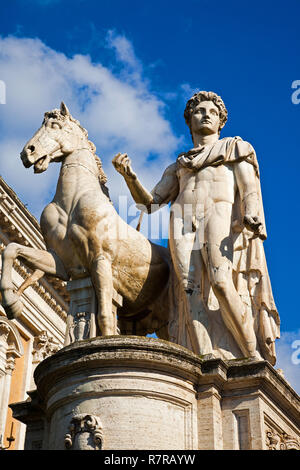 Statue de la cordonata doublure Castor à la Piazza del Campidoglio à Rome. Banque D'Images