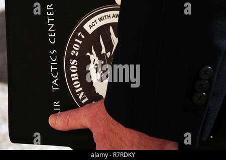 Geoffrey Pyatt, Ambassadeur des États-Unis en Grèce, participe à la journée des médias 17 Iniohos événement au Centre à Andravida tactiques Air Air Base, la Grèce, le 29 mars 2017. Les Etats-Unis et la Grèce, en tant que membres de l'OTAN, partagent un engagement à promouvoir la paix et la stabilité, et à chercher des occasions de continuer à développer leur relation. Banque D'Images