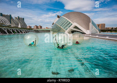 L'Hemisferic. Cité des Arts et des sciences .architecte Santiago Calatrava. Valence. Comunidad Valencia. L'Espagne. L'Europe Banque D'Images