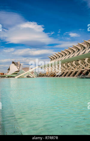 Musée des sciences Principe Felipe, l'Hemisferic et Palais des Arts de la Reine Sofia. Cité des Arts et des Sciences. Architecte Santiago Calatrava. Valence. Espagne Banque D'Images