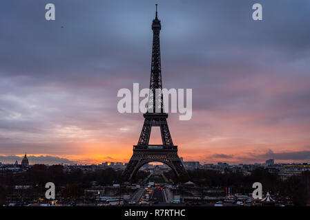 La Tour Eiffel à l'aube Banque D'Images