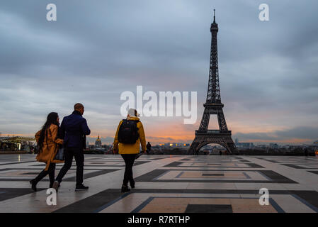 La Tour Eiffel à l'aube Banque D'Images