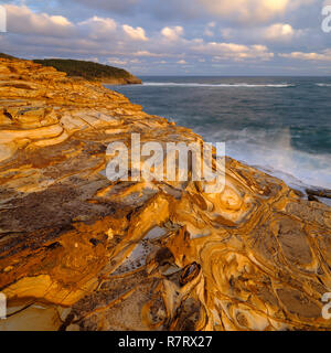 Putty Beach au coucher du soleil, Bouddi National Park, Central Coast, NSW, Australie Banque D'Images