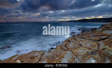 Putty Beach au coucher du soleil, Bouddi National Park, Central Coast, NSW, Australie Banque D'Images