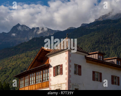 Pub Zur blauen Traube, Lagundo près de Merano, Région du Sud, l'Italie, l'Europe Tyrol-Bolzano Banque D'Images