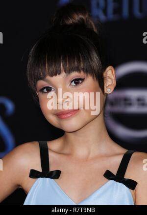 HOLLYWOOD, LOS ANGELES, CA, USA - Le 29 novembre : Ariana Greenblatt arrive à la première mondiale du Disney's 'Mary Poppins' tenue à l'El Capitan Theatre le 29 novembre 2018 à Hollywood, Los Angeles, Californie, États-Unis. (Photo de David Acosta/Image Press Office) Banque D'Images