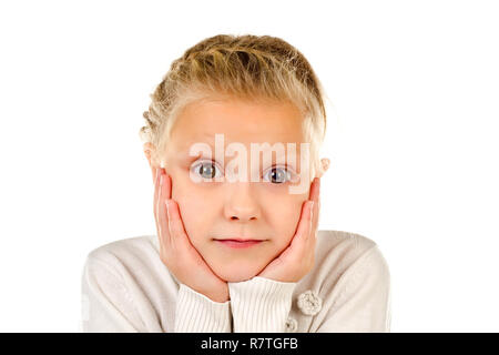 Petite fille isolée sur fond blanc Banque D'Images