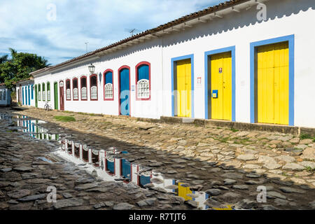 Rue inondée à marée haute, Paraty, Rio de Janeiro, Brésil de l'État Banque D'Images