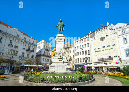 Statue de Joaquim Antonio de Aguiar dans Largo da Portagem square, Coimbra, Portugal, Région Centre Banque D'Images