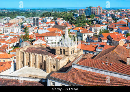 Vieille Cathédrale de Coimbra ou Sé Velha de Coimbra, Coimbra, Portugal, Région Centre Banque D'Images