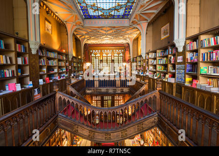 La Livraria Lello & Irmão, Porto, Portugal Banque D'Images