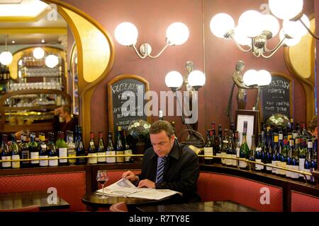 France, Paris, Le Petit Sommelier Brewery, l'atmosphère dans le restaurant Banque D'Images