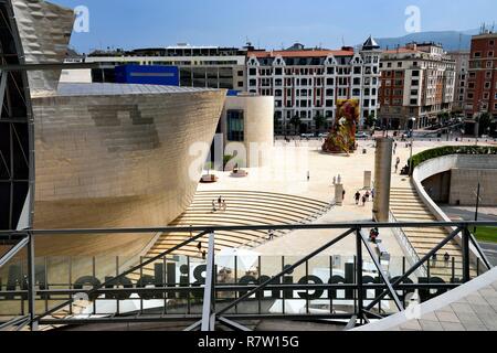 Espagne, Pays Basque, Province de Biscaye, Bilbao, le musée Guggenheim conçu par Frank Gehry Banque D'Images