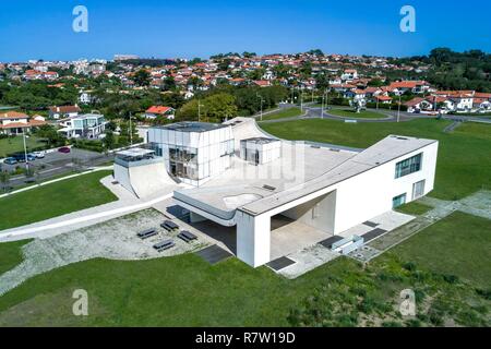 France, Pyrénées Atlantiques, Pays Basque, Biarritz, la Cité de l'océan et du surf (Ville d'océan et le surf) par l'architecte Steven Holl (vue aérienne) Banque D'Images