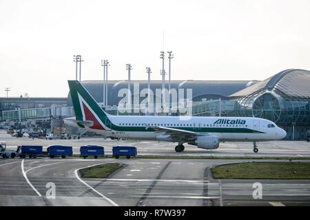 France, Val d'Oise, de l'Aéroport Paris Charles de Gaulle, l'Airbus A320 les transits Banque D'Images